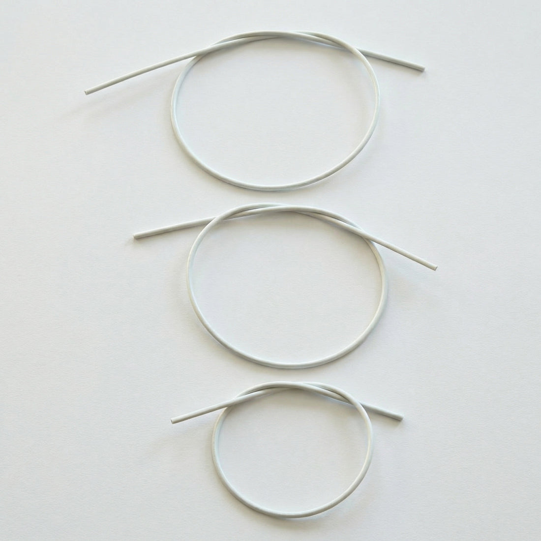PE Soft Microslang Ø5 x 3 mm – Wit – Voorgesneden 60 cm / 85 cm / 100 cm – Voor Druppelirrigatie in Kas- en Tuinbouw